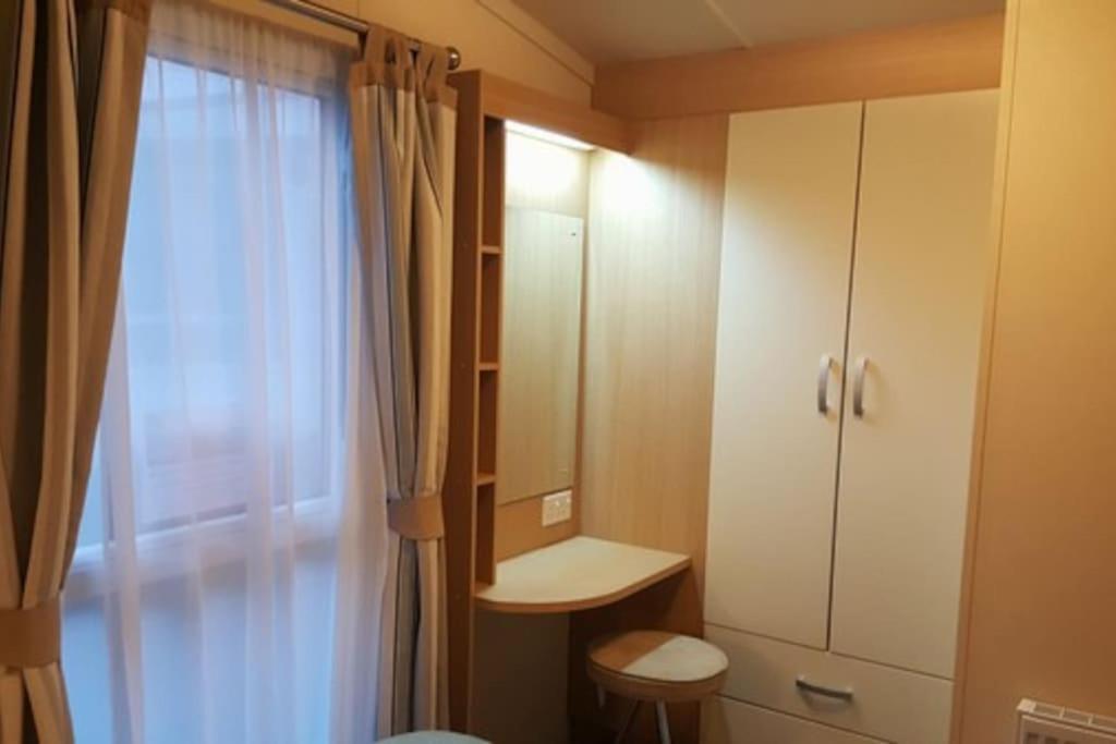 Appartamento Cozy And Relaxing With Stunning Sea Views Lytchett Minster Esterno foto