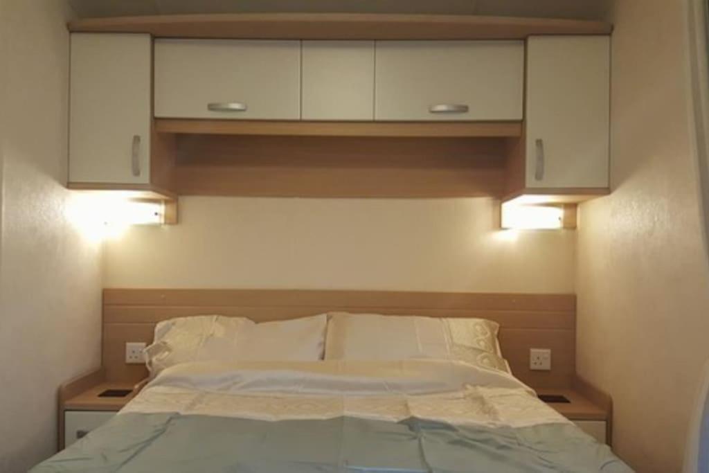 Appartamento Cozy And Relaxing With Stunning Sea Views Lytchett Minster Esterno foto