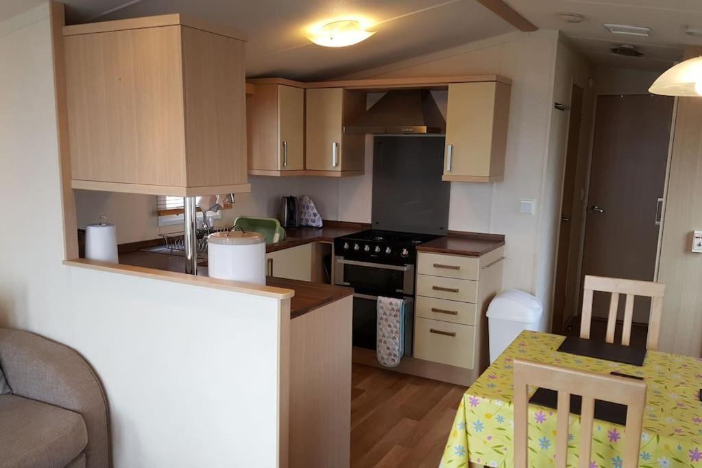 Appartamento Cozy And Relaxing With Stunning Sea Views Lytchett Minster Esterno foto